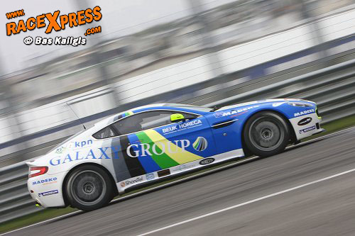 Paul Vahstal in de Aston Martin